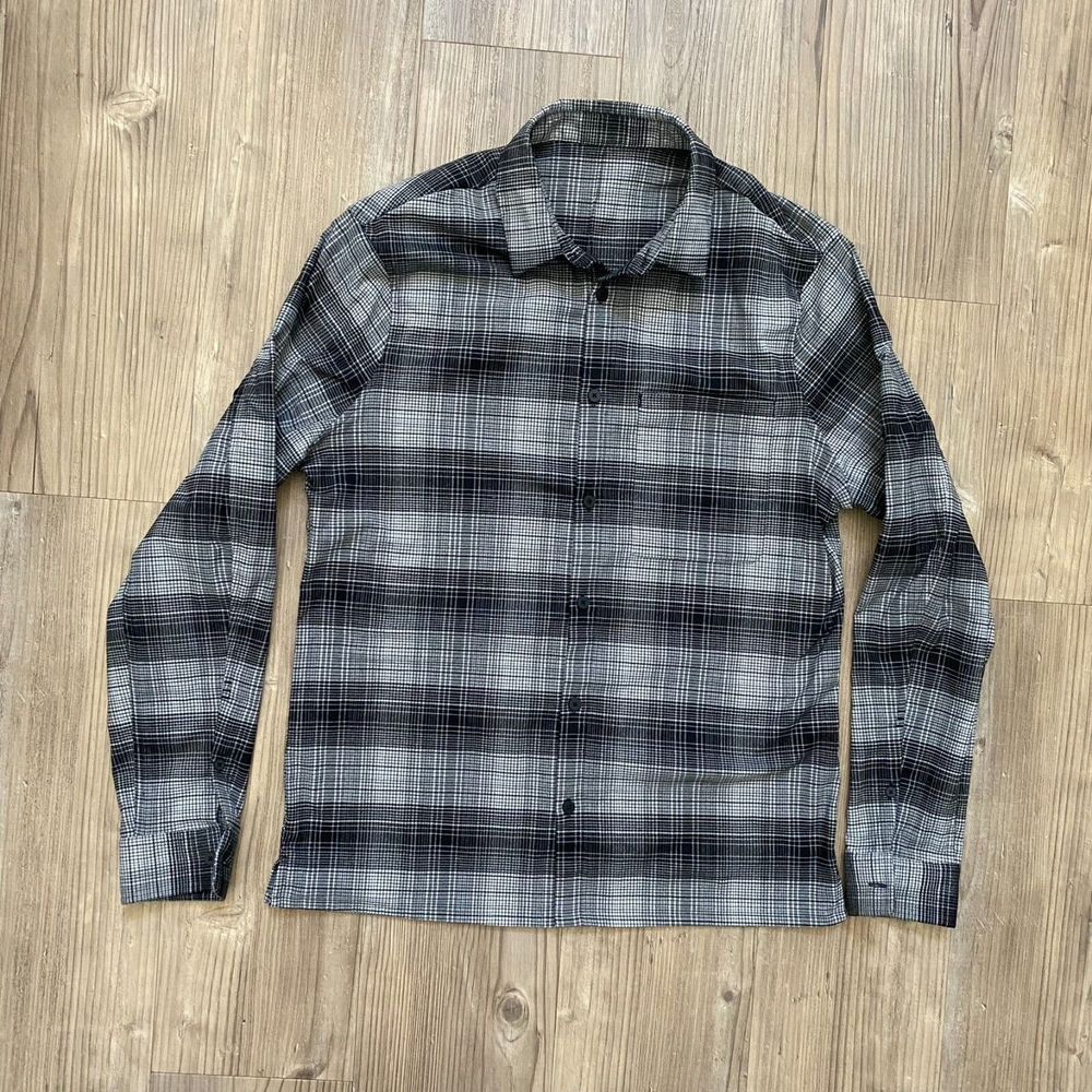 Lululemon - Men's Masons Peak Flannel Button Front Shirt Black Gray Plaid No Tag